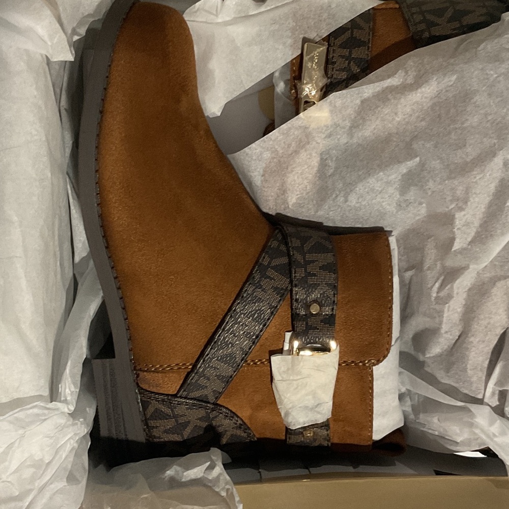 Michael Kors Emma Kincaid Girls Brown Booties NWT Includes original box